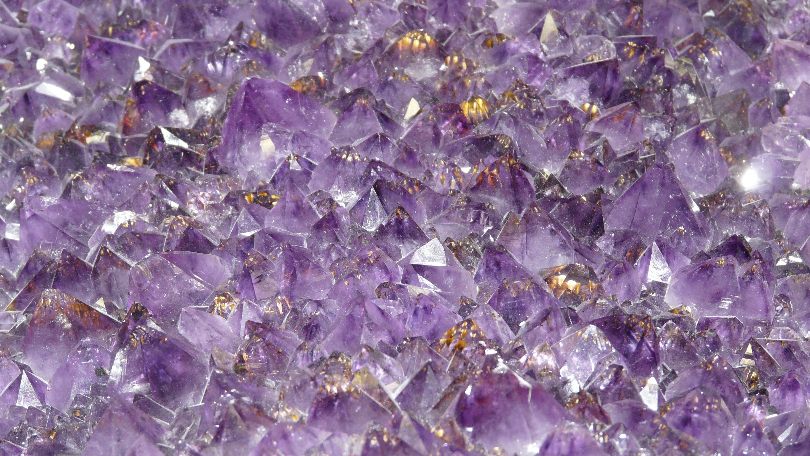 Crystals for Workplace Harmony: Amethyst, Lavender Amethyst &amp; Rose Quartz - 8fortune