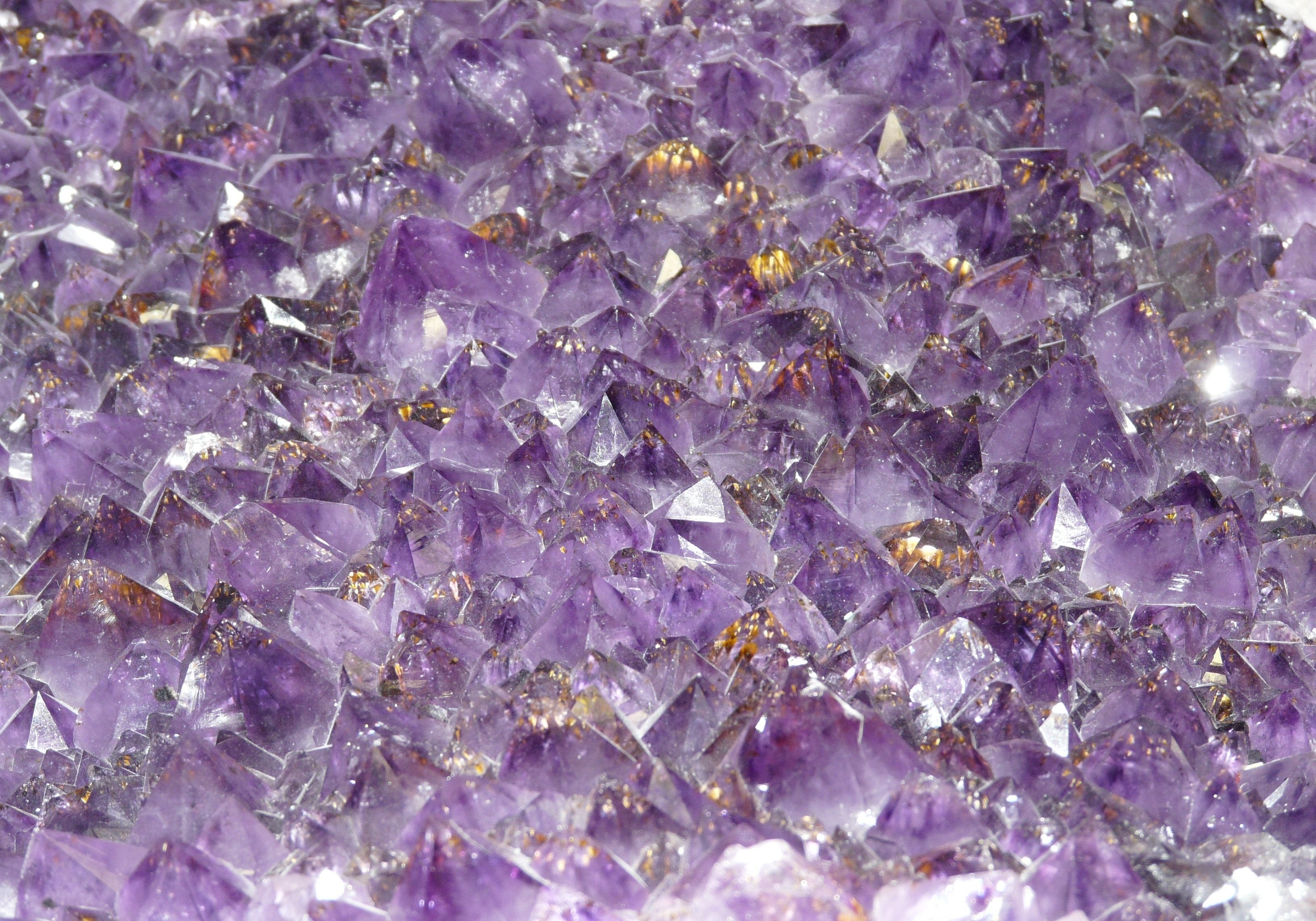 Crystals for Workplace Harmony: Amethyst, Lavender Amethyst &amp; Rose Quartz - 8fortune