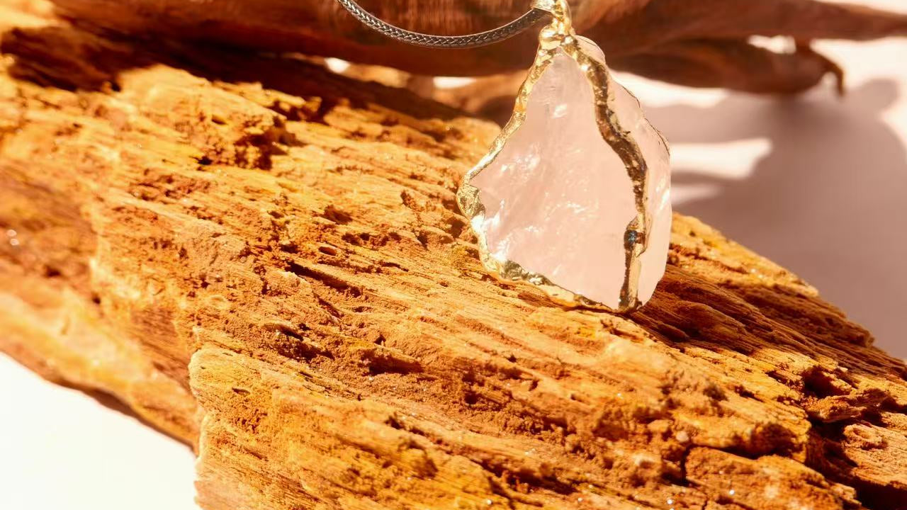 How to Use Rose Quartz Energy to Enhance Your Mind-Body-Spirit Wellbeing - 8fortune