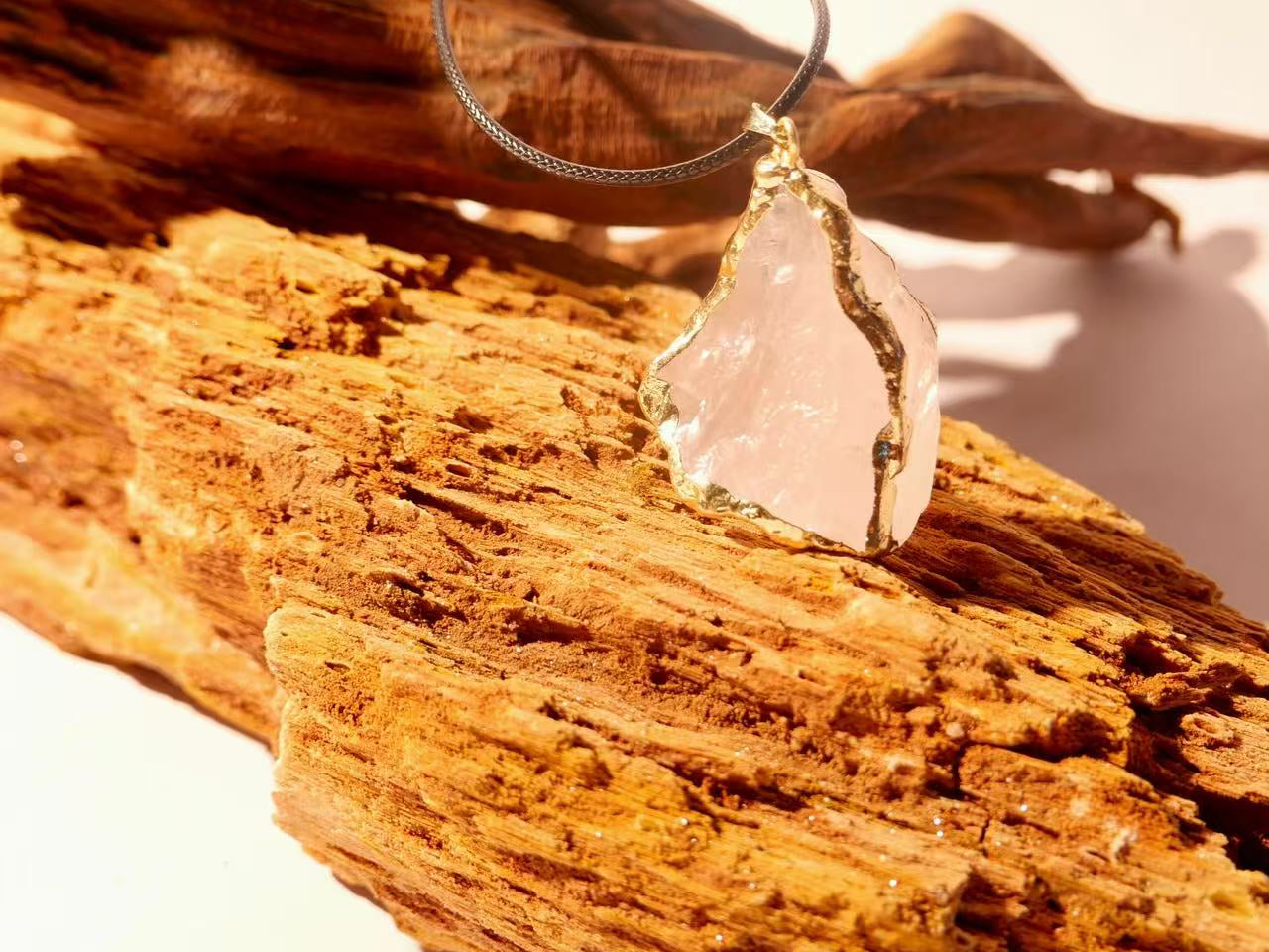 How to Use Rose Quartz Energy to Enhance Your Mind-Body-Spirit Wellbeing - 8fortune